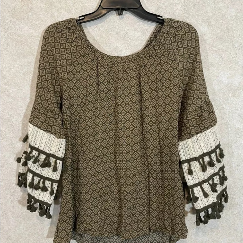 ENTRO boho chic Neutral off the shoulder tassle sleeve Printed Tunic Top Sz S